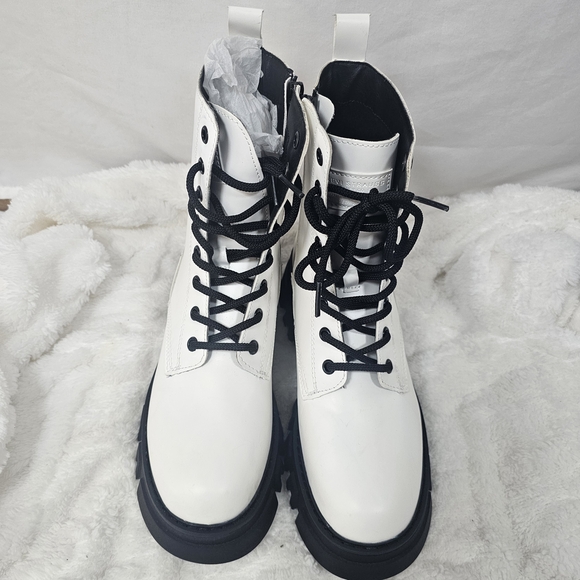 Levi's Women's Giselle 2 Neo Combat Boot Size 8.5 - Picture 3 of 11